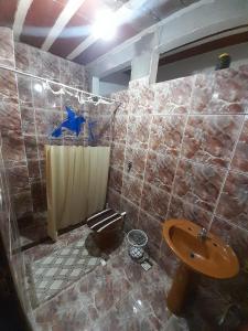 Ένα μπάνιο στο Casa com piscina na Região dos Lagos - São Pedro da Aldeia RJ