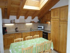 Dapur atau dapur kecil di Apartment in Veysonnaz near Ski Lift
