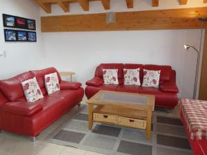 Ruang duduk di Apartment in Veysonnaz near Ski Lift