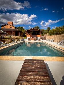Πισίνα στο ή κοντά στο Cabañas Altos del Tintero