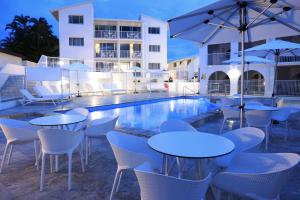 Bazén v ubytování Don Pancho Beach Resort nebo v jeho okolí