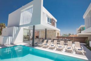 Fotografie z fotogalerie ubytování Ferienvilla Kube 4 Für 12 Personen Auf Zypern v destinaci Ayia Napa