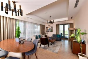 A seating area at Somerset Maslak Istanbul