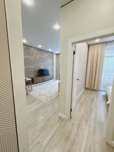 Bilik mandi di Zaman apartment in the center of Astana