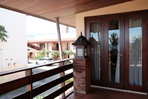 Uma varanda ou terraço em Arbiru Beach Resort