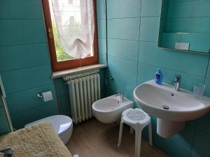 A bathroom at Casa Piccola - Appartamento 1 fila mare con splendida terrazza