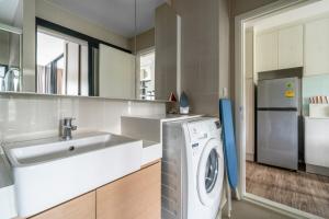 Mountain-view 1BR 9F Sriracha byน้องมังคุด NoParking的厨房或小厨房