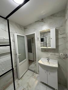 Phòng tắm tại Casa Viorica