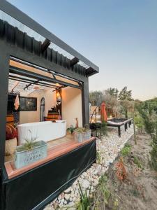 Μπαλκόνι ή βεράντα στο The Vino Dome By Once Upon A Dome Franschhoek