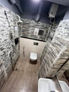Koupelna v ubytování Sarai Inn