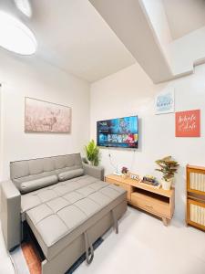 Posezení v ubytování Resort Vibes Fully Furnished Condo in Cebu
