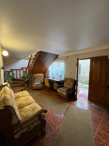 Ruang duduk di GuestHouse LILIA &Wine Celler