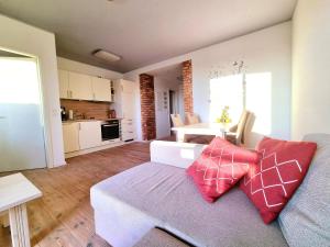 Η κουζίνα ή μικρή κουζίνα στο Ferienwohnung Hafenblick 2 6 in der Speicher Residenz +23 φωτογραφίες