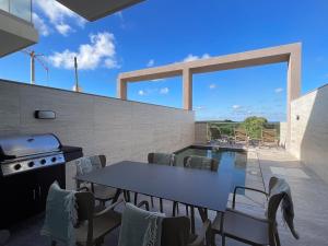 Μπαλκόνι ή βεράντα στο Pietro Private Villas - Serviced by Pietro Boutique Hotel