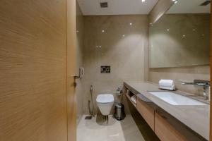 Sarovar Portico Ajmer的一间浴室