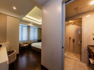 Koupelna v ubytování Mercure Istanbul Sirkeci + 37 fotografií