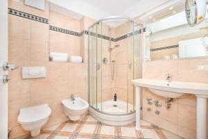 Ein Badezimmer in der Unterkunft Strandhotel Prinz von Preussen