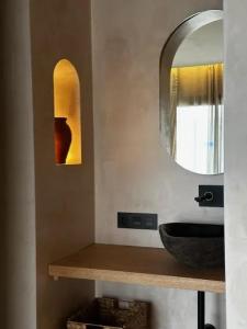 Foto dalla galleria di Charming Bungalow in Tarifa with Garden a Tarifa