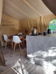 Camping des vignes的咖啡和沏茶工具
