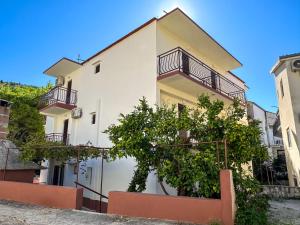 Bygningen som lejligheden ligger i + 21 billeder