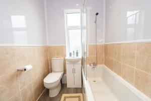 Koupelna v ubytování Room in Anfield