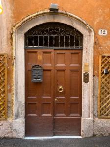 The facade or entrance of Residenza della Samaritana Classici
