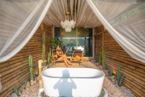 Fotografie z fotogalerie ubytování Bamboo Beachfront Koh Larn Island v destinaci Ko Sak