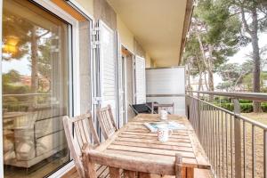 Balkón nebo terasa v ubytování Apartment with Pool and Tennis