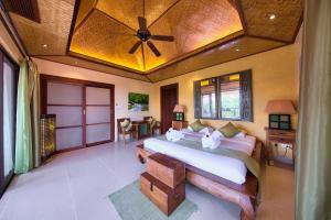 Gallery image of Baan Buaa - Beachside 3 Bed Pool Villa in Hua Thanon Beach