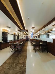 Restaurace v ubytování Holiday Residency Coimbatore