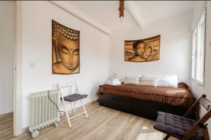 A bed or beds in a room at Apartamento Alma de Mar, increíble vistas!!