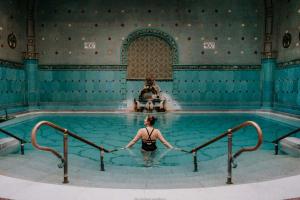 The swimming pool at or close to Little Americas Concert Hall Apartments