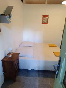 Postel nebo postele na pokoji v ubytování Studio confortable à Schoelcher - 16 m² - Jardin privé