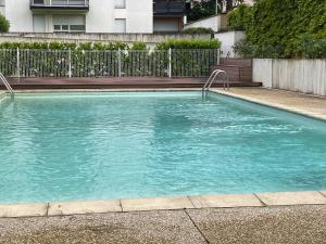 Φωτογραφία από το άλμπουμ του Le Montesquieu, Appartement 2 à 4 personnes, Garage Privé σε Villefranche-sur-Saone +11 φωτογραφίες