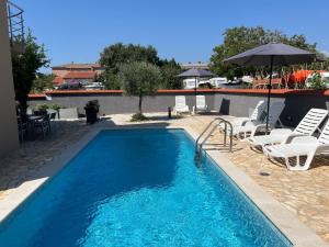 Piscina di Villa Lara 2 o nelle vicinanze