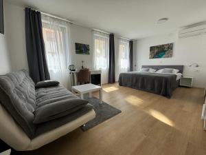 Letto o letti in una camera di Gostisce Sovdat