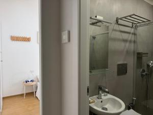 Koupelna v ubytování Flat 7 Rome Guesthouse + 38 fotografií