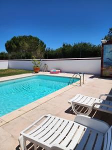 Πισίνα στο ή κοντά στο Quinta Kaleidoscope Villa