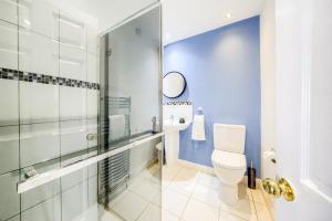 Ένα μπάνιο στο Beautiful house, sleeps 8 +82 φωτογραφίες