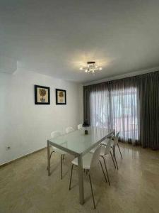 Zdjęcie z galerii obiektu Villa Cañada torremolinos w mieście Torremolinos