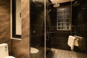 Koupelna v ubytování Hanoi Bliss Hotel