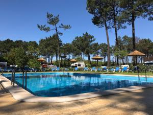 A piscina localizada em Parque de Campismo Orbitur Viana do Castelo ou nos arredores