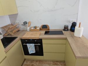 Nhà bếp/bếp nhỏ tại Costa Bliss +16 ảnh