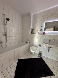 Ένα μπάνιο στο H&S Host & Sleep Emsdetten Groß & Ruhig