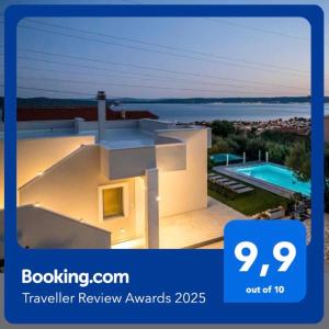 Bazén v ubytovaní Villa Dalmatina Hill House - private pool, sea and hill view, rooftop terrace, free parking alebo v jeho blízkosti