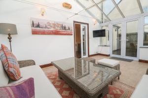 Televiisor ja/või meelelahutuskeskus majutusasutuses 15 Tower Meadows