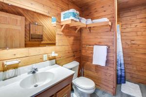Ένα μπάνιο στο All-Season Long Lake Base Camp! Family Cabin +16 φωτογραφίες