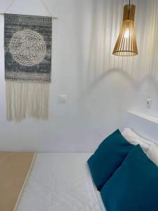 Postel nebo postele na pokoji v ubytování Marina's Cozy Studio + 20 fotografií
