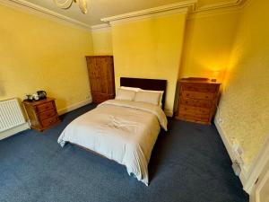 Postel nebo postele na pokoji v ubytování Central Birmingham Rooms WIFI Free Parking Edgbaston B5