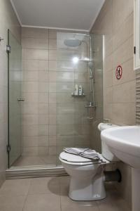 A bathroom at The Prickly Pear Apartment